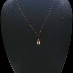 Elegant Gold Pendant Necklace